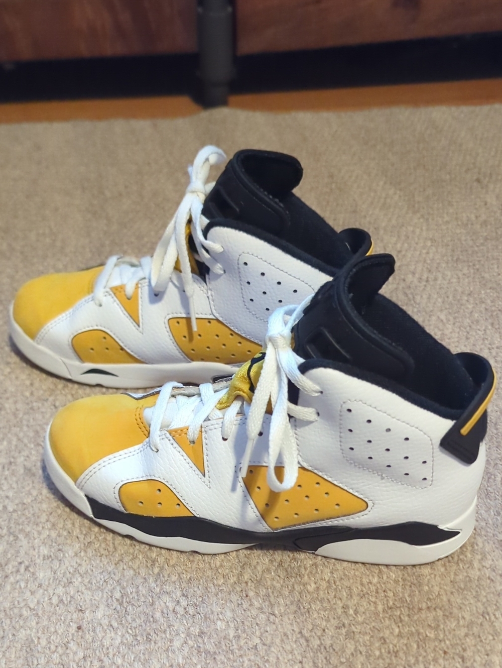 Air Jordan 6 Retro Yellow Ochre (GS) Big Kids' Shoes White-Black Size 2Y